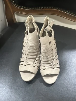 EUC Rampage кремовый каблук ботинки с ремешками дизайн размер 7,5 - Изображение 1 из 4