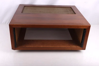 Gabinete de madera McIntosh L52 Foto 1 de 4