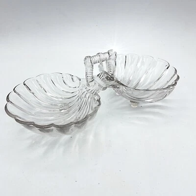 Antico portacaviale in vetro molato doppia conchiglia porta bon bon Epoca 800  - Immagine 1 di 4