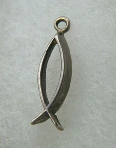 925 Sterling Silver 3D CHRISTIAN CHARM JESUS ICHTHUS Fish Religious PENDANT 1.5g - Picture 1 of 3