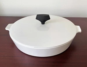 Mid Century Black & White Corning Centura 10" Skillet & Lid Buffet Server 2.5 Qt - Picture 1 of 10
