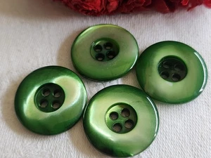 Lot 4 boutons anciens en nacre vert 2,2 cm trous ref 1252 - Picture 1 of 5
