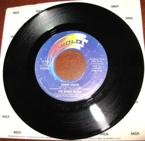 The Moody Blues Gemini Dream / Painted Threshold MCA Vinyl 45 7" Record Exc - Picture 1 of 2
