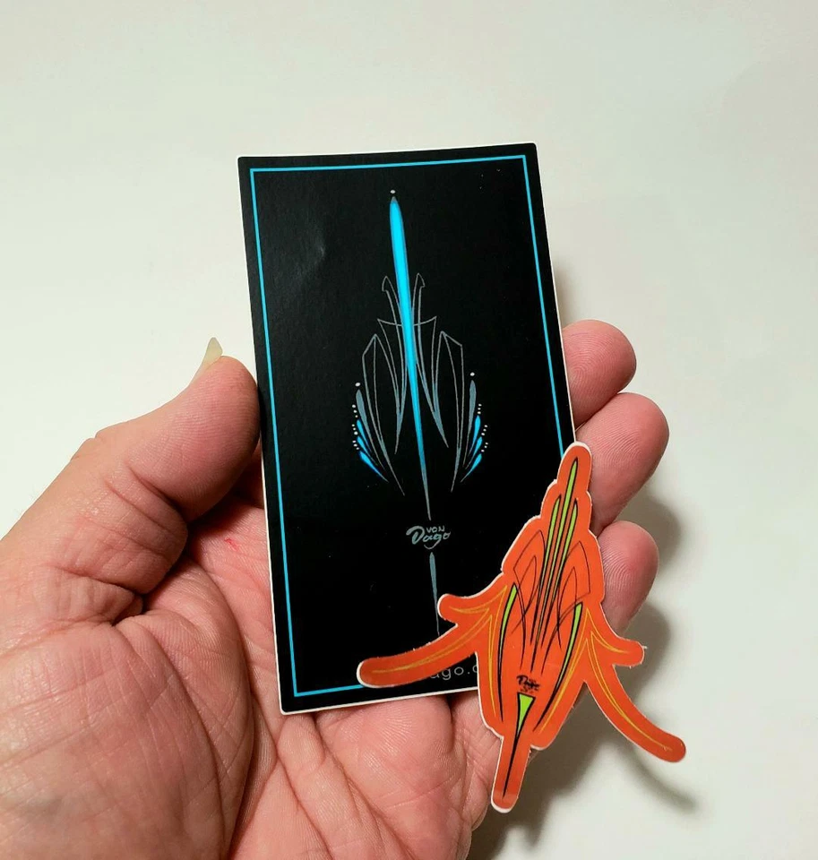 JUEGO DE DOS PEGATINAS de Rayas de Mano de Von Dago - Calidad Premium Foto 1 de 4