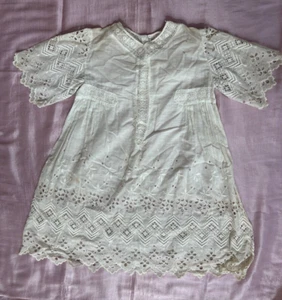 Schönes Edwardian Era weißes Öse Spitze Babykleid - Bild 1 von 11