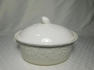 Mikasa English Countryside White 2 Qt Covered Casserole Dish DP900, Oval - Picture 1 of 16