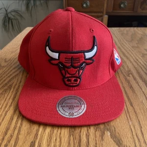 Chicago Bulls Mitchell & Ness NBA Hat/Cap - Adult Adjustable Snap Strap Red - Picture 1 of 9