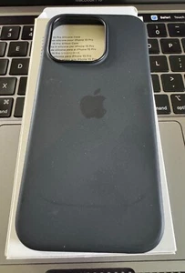 Apple Silicone Case with MagSafe for iPhone 15 Pro Black - Zdjęcie 1 z 1