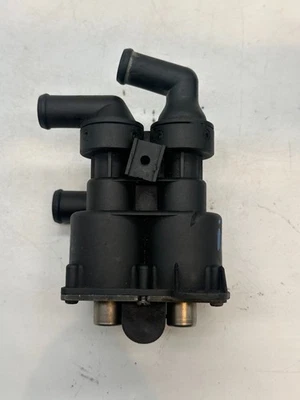 Válvula de control de calefacción doble con bomba de circulación BMW E34 5 Series 1147412044 L933 Foto 1 de 4