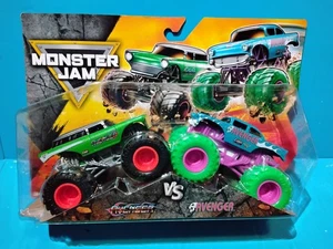 Camión Spin Master Monster Jam 2025 paquete de 2 Avenger vs Avenger 57 Belair Nomad - Imagen 1 de 8
