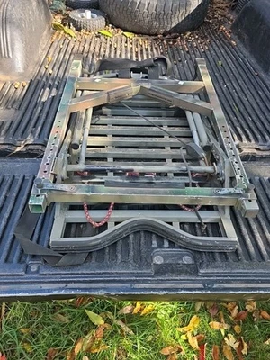 LOGGY BAYOU CLIMBING TREE STAND BOWHUNTING BOWHUNT TREESTAND - Image 1 of 4