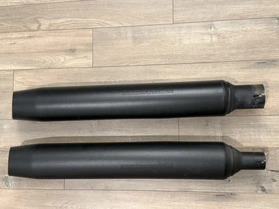 Harley-Davidson Road Glide Special Silenciadores 2022 - Stock OEM (negro) Foto 1 de 4