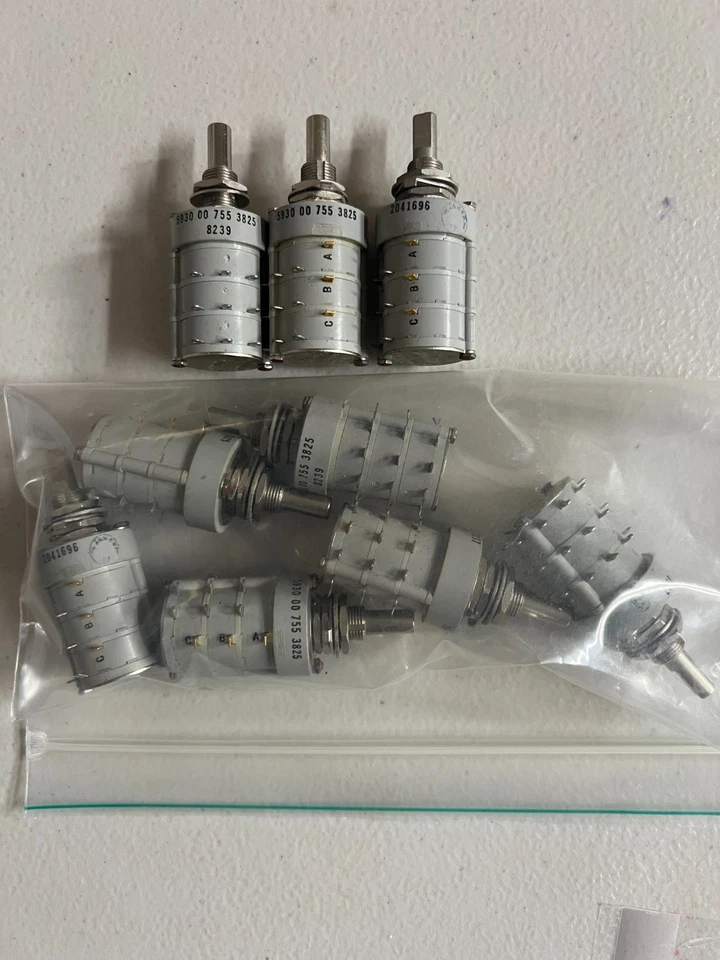 Interruptor giratorio de 6 posiciones JANCO 1 polo 3 cubiertas, 5A/115AC, 3A/28VDC. Foto 1 de 4