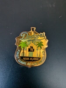 Unocal 76 Los Angeles dodgers pin #5 1st game in LA April 18, 1958 - Picture 1 of 3