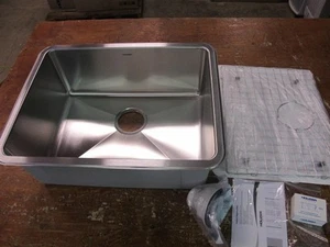 HOUZER NOS-4100 NOUVELLE SINGLE BOWL UNDERMOUNT STAINLESS KITCHEN SINK MSR $528 - Picture 1 of 3