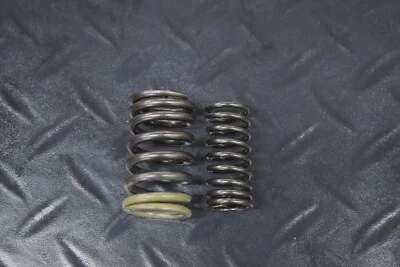 SUZUKI TL1000R TL1000S 1997 - 03 CULATA MOTOR VÁLVULA RESORTES DE COMPRESIÓN Foto 1 de 4