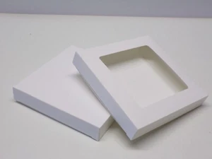 Cajas de regalo/tarjetas de felicitación económicas de 9"x9" - 230 mm (H) x 230 mm (W) x 25 mm (D) - Imagen 1 de 3