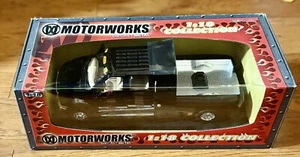 Free Shipping 1:18 Ford F-650 Super Crewzer Motorworks Black 2003 Issue NIB - Picture 1 of 2