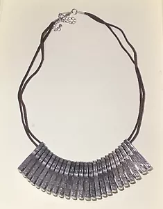 Vintage Silver Tone Metal & Cord Necklace Choker 52cm Long & 8cm Extension - Bild 1 von 4