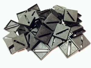 TTCombat Nuevo en caja 20 mm Cuadrado Ranurado x 20 - Imagen 1 de 2