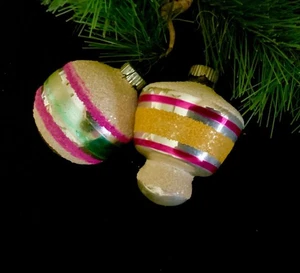 2 brillantes adornos navideños Brite de mica esmerilados a rayas bola y linterna - Imagen 1 de 4