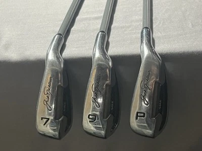 Jack Nicklaus V Max Ladies 7, 9, PW Iron Set Speed Flex RH - Image 1 of 4