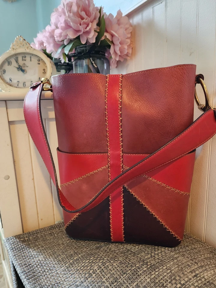 FRYE CUERO TOTE CUBO HOBO MULTICOLOR Con Costuras en Contraste Grande  Foto 1 de 4