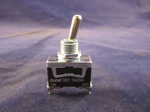 INTERRUPTOR DE PALANCA T5R-11B ENCENDIDO-APAGADO 15A 250VAC (TERMINAL DE DEVOLUCIÓN/TORNILLO DE RESORTE) - Imagen 1 de 3