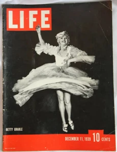 LIFE Magazine Dec 11 1939 WW2, BOSTON CHILDREN'S MUSEUM, KSU, COCA-COLA SANTA AD - Picture 1 of 12