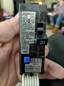 Siemens QAF2 20 Amp 1P 120V Kombination AFCI Typ QAF2 Schutzschalter KOSTENLOSER SCHNELLER VERSAND! - Bild 1 von 3