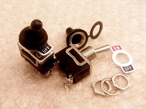 2 KFZ Kippschalter Umschalter Ein-Aus ca 10A 230V Spritz-Wasserdicht Schutzkappe - Bild 1 von 3