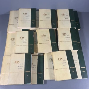 LOT OF 20 - The World Book Encyclopedia & Dictionary Vintage HC Books 1965 & 69 - Bild 1 von 24