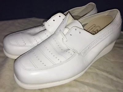 P. W. Minor Orthopedic White Lace Up Wedge Heel Comfort Shoe 11 D Wide - Image 1 of 4