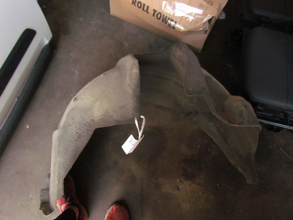 Infiniti M35x M35 2006 guardabarros trasero derecho pasajero forro Foto 1 de 1