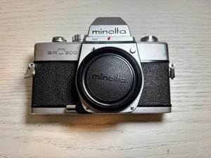 Vintage Minolta SRT-200 35mm SLR Film Camera Body Only w/ Body Cap - Picture 1 of 4