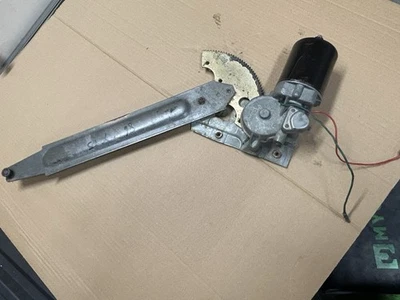 Jaguar XJS Left Regulator & Motor - Image 1 of 4