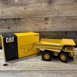 Conrad, CAT 789 Off-Highway Truck, No. 2725, 1:50 Scale, Diecast, NIB - Picture 1 of 8