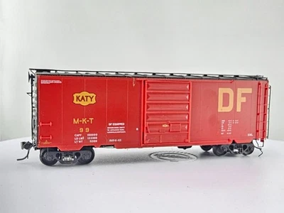 *READ* Kadee HO Scale Missouri Kansas Texas MKT 40’ PS-1 Boxcar, #5218, Road #99 - Image 1 of 4