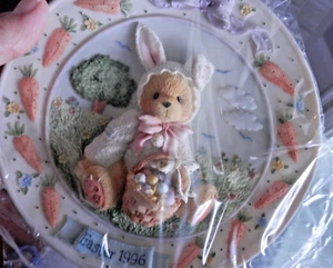 MIB Cherished Teddies #156590 "Bear Dressed As A Bunny" 1996 Plate Original Box - Picture 1 of 5