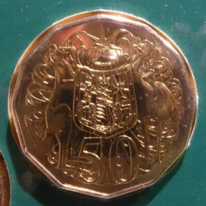 1985 Australian Fifty cent 50c coin - Coat of Arms COA - UNC ex mint set - Picture 1 of 2