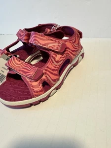 Eddie Bauer Girls Sandals Adjustable Strap Jordan River Pink Waves Size 3 NEW - Picture 1 of 8