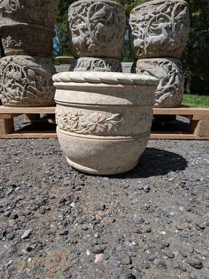 Vintage / Antique British / English Cast Stone Garden Planter / Pot / Jardiniere - Image 1 of 4