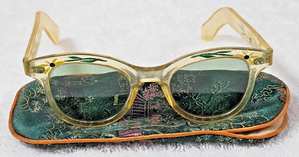 VTG 1950s WILLSON Cat-Eye Sunglasses Hand-Painted Green Lenses USA + Floral Case - Image 1 of 4