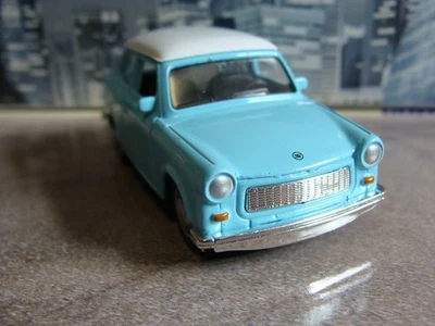 Trabant 601 Berliner Mauerfall DDR Trabi Blau/Weiß Modellauto 🔥🏆🔥 neu/ovp - Bild 1 von 4