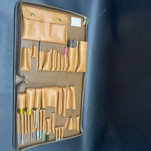 Vintage R & K Supply Company Werkzeugset Reißverschlusskoffer Teilset weiches Leder klappbar - Bild 1 von 10