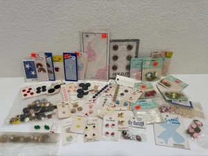 Vintage Sewing Notions Lot Buttons Appliques Ribbons Lace Streamline La Mode - Picture 1 of 23