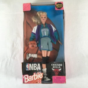Vintage 1998 NBA Barbie Puppe Charlotte Hornets Verpackungsfehler Chicago Bulls Insert - Bild 1 von 16