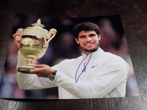 FOTO DE TENIS AUTOGRAFIADA DE CARLOS ALCARAZ 8X10 CON CERTIFICADO DE AUTENTICIDAD - Imagen 1 de 2