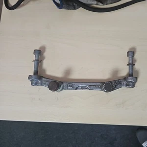 Mercedes Amg C63 W204 Front Caliper Bracket 360mm Discs Genuine - Picture 1 of 4