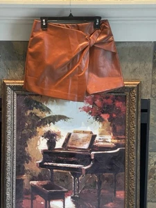 Glam Boutique Damen Kunstleder Wickel Skort Burnt Orange Größe Medium Neu mit Etikett - Bild 1 von 11